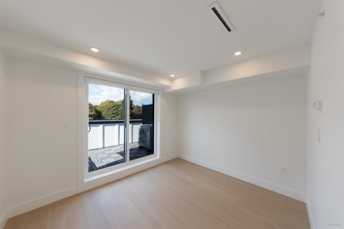 1-5385 Earles Street, Vancouver, BC 