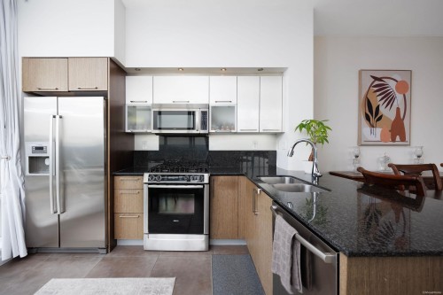 3704-2980 Atlantic Avenue, Coquitlam, BC 