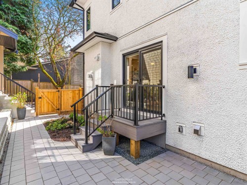 2-4088 Maple Crescent, Vancouver, BC 