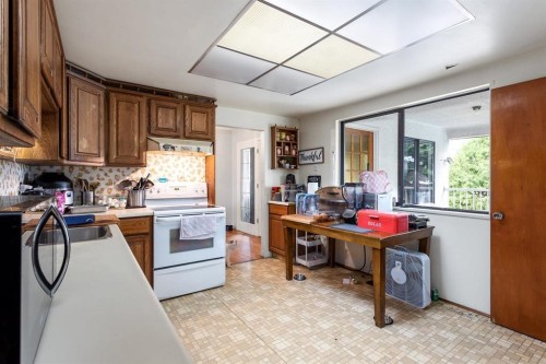 711 Morrison Avenue N, Coquitlam, BC 