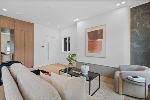 2-2211 William Street, Vancouver, BC 
