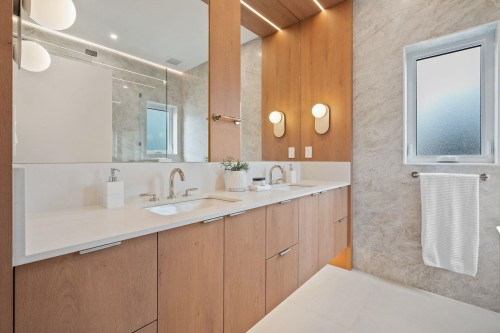 2-2211 William Street, Vancouver, BC 