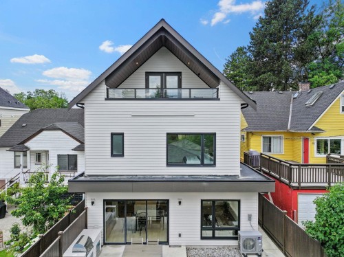 2-2211 William Street, Vancouver, BC 