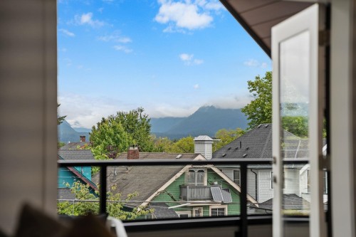 2-2211 William Street, Vancouver, BC 