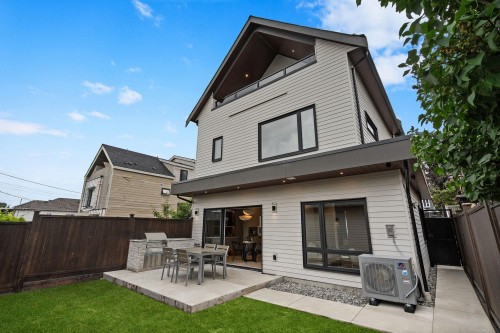 2-2211 William Street, Vancouver, BC 