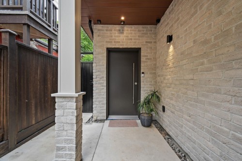 2-2211 William Street, Vancouver, BC 
