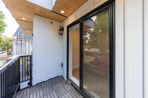 2-5385 Earles Street, Vancouver, BC 