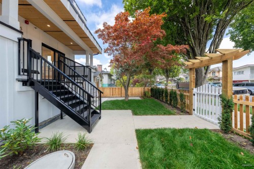2-5385 Earles Street, Vancouver, BC 