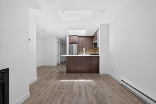 401-688 16Th Avenue E, Vancouver, BC 