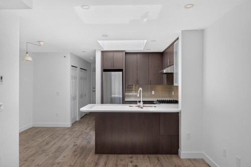 401-688 16Th Avenue E, Vancouver, BC 