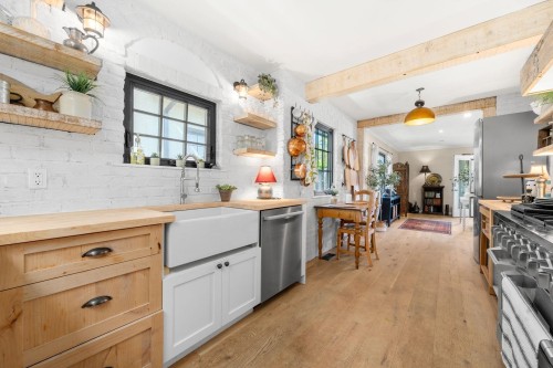 626 13Th Street E, North Vancouver, BC 