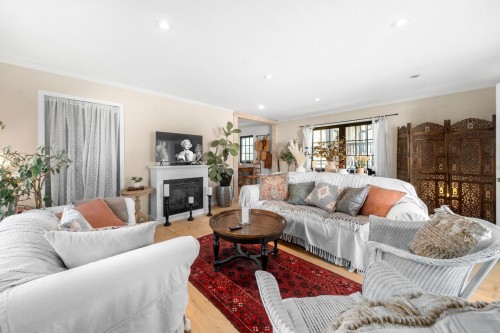 626 13Th Street E, North Vancouver, BC 