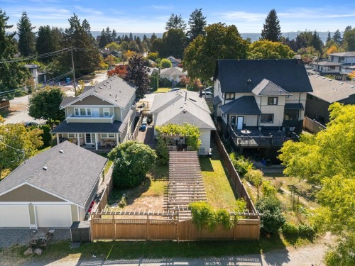 626 13Th Street E, North Vancouver, BC 
