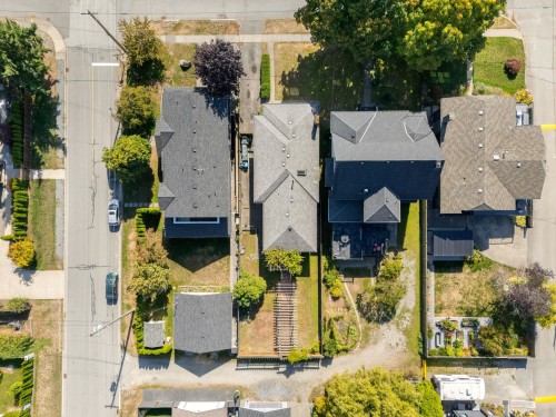 626 13Th Street E, North Vancouver, BC 