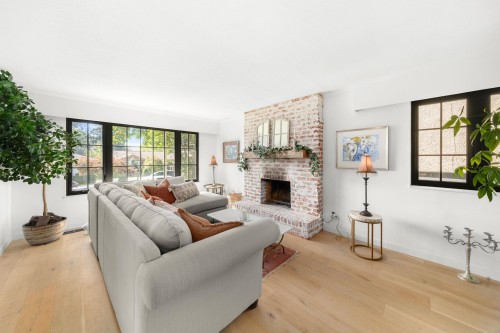 626 13Th Street E, North Vancouver, BC 