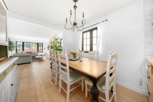 626 13Th Street E, North Vancouver, BC 