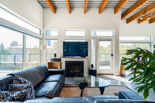 1075 1St Street W, North Vancouver, BC 