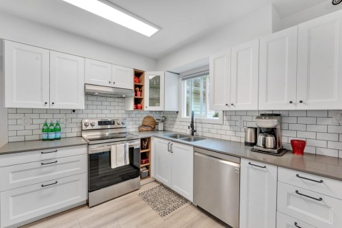 1401 Apel Drive, Port Coquitlam, BC 
