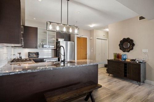 201-14300 Riverport Way, Richmond, BC 