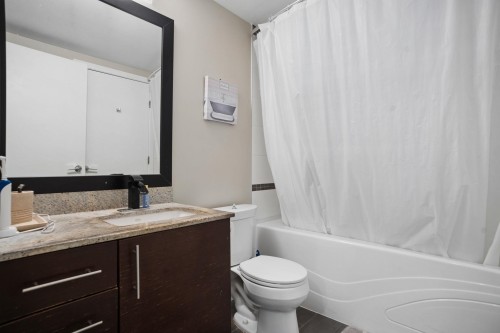 201-14300 Riverport Way, Richmond, BC 