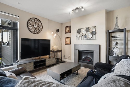 201-14300 Riverport Way, Richmond, BC 