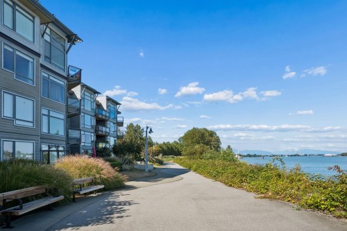 201-14300 Riverport Way, Richmond, BC 
