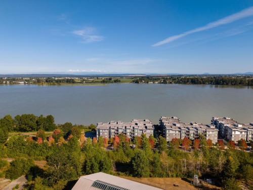 201-14300 Riverport Way, Richmond, BC 