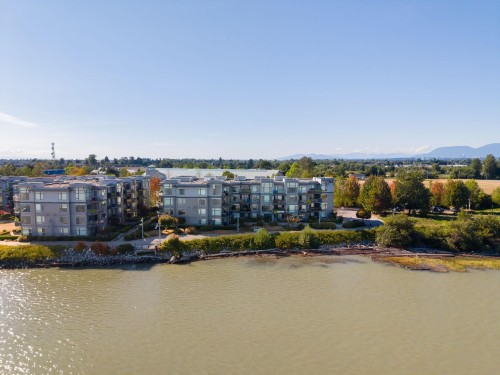 201-14300 Riverport Way, Richmond, BC 