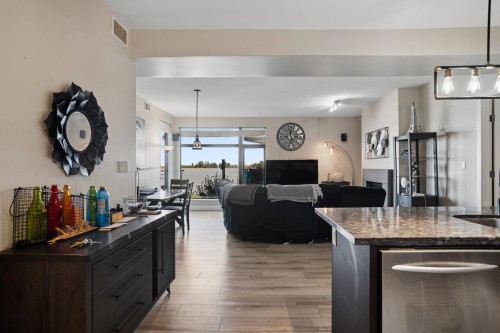 201-14300 Riverport Way, Richmond, BC 