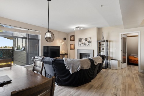 201-14300 Riverport Way, Richmond, BC 