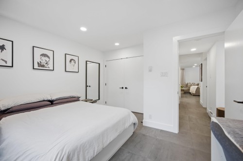 3321 Mountain Highway, North Vancouver, BC 