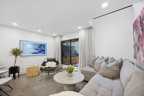 3321 Mountain Highway, North Vancouver, BC 