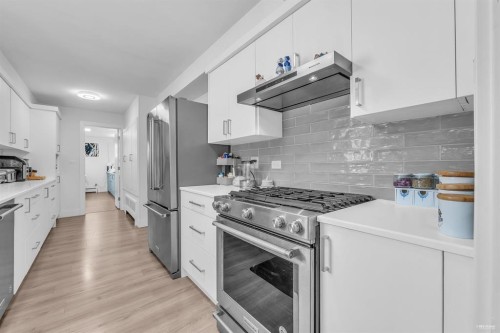 1555 Lawson Avenue, West Vancouver, BC 