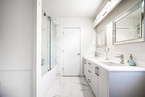 1555 Lawson Avenue, West Vancouver, BC 