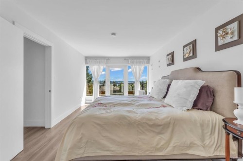 1555 Lawson Avenue, West Vancouver, BC 