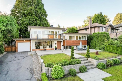 1555 Lawson Avenue, West Vancouver, BC 