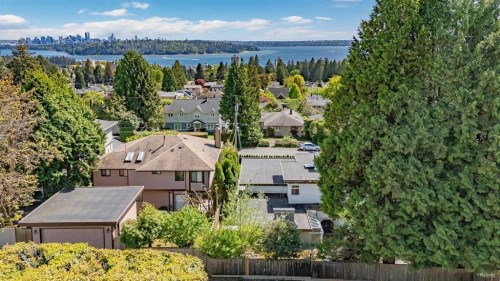 1555 Lawson Avenue, West Vancouver, BC 