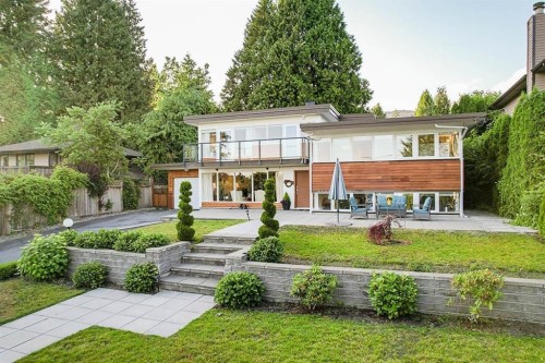 1555 Lawson Avenue, West Vancouver, BC 