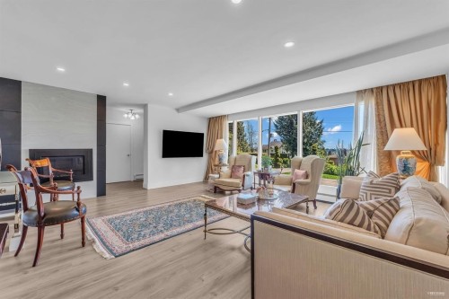 1555 Lawson Avenue, West Vancouver, BC 