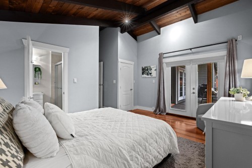 1208 Rosewood Crescent, North Vancouver, BC 