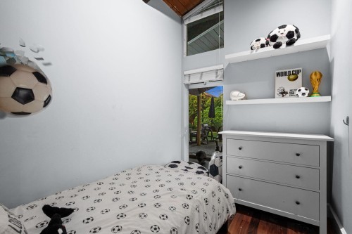 1208 Rosewood Crescent, North Vancouver, BC 