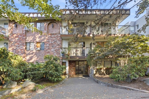 304-1611 3Rd Avenue E, Vancouver, BC 