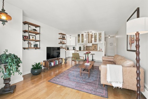304-1611 3Rd Avenue E, Vancouver, BC 