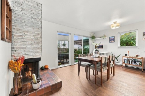 1124 Ironwork Passage, Vancouver, BC 