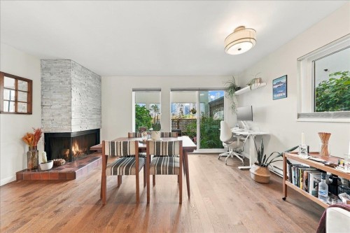 1124 Ironwork Passage, Vancouver, BC 