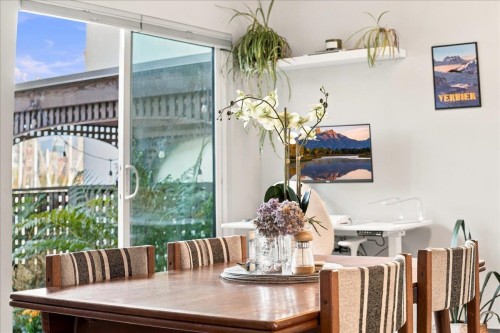 1124 Ironwork Passage, Vancouver, BC 