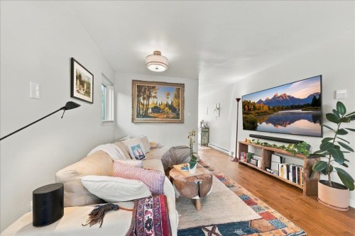 1124 Ironwork Passage, Vancouver, BC 