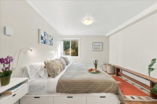 1124 Ironwork Passage, Vancouver, BC 
