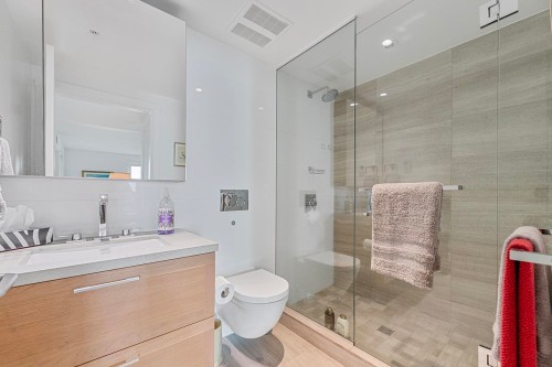 310-1571 57Th Avenue W, Vancouver, BC 