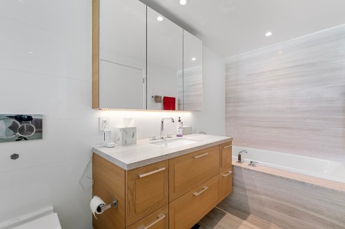 310-1571 57Th Avenue W, Vancouver, BC 